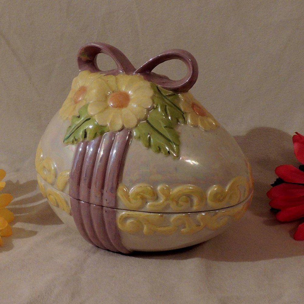 EASTER EGG CANDY DISH/LARGE CERAMIC